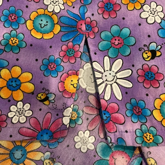 SB Smiley Floral Bees Small Purple Snap Nurse Medical Uniform Scrubs Top - Picture 6 of 11